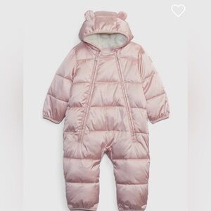 NWT Baby Gap water resistant, fleece-lined puffer in light pink. 12-18 months